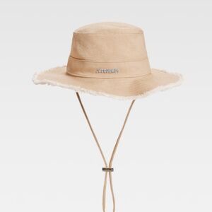 Jacquemus bucket hat